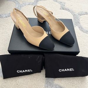 Chanel Classic Sling-backs in beige/black size 37.5